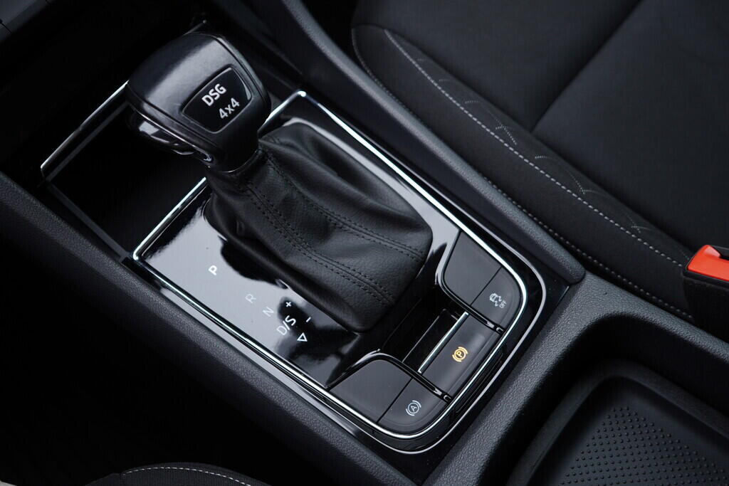 OV190V09360_36.webp_KAROQ Ambition 2.0 TDI 110 kW automat, DPH