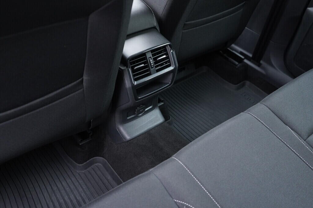 OV190V09360_38.webp_KAROQ Ambition 2.0 TDI 110 kW automat, DPH