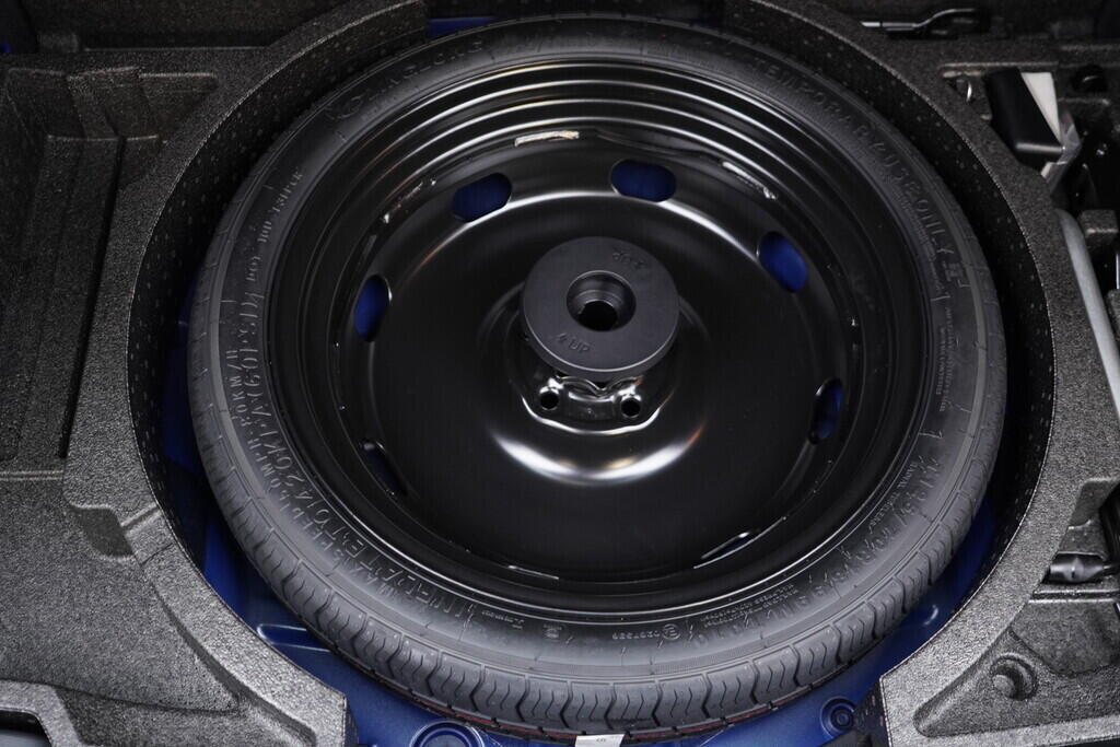 OV190V09360_41.webp_KAROQ Ambition 2.0 TDI 110 kW automat, DPH