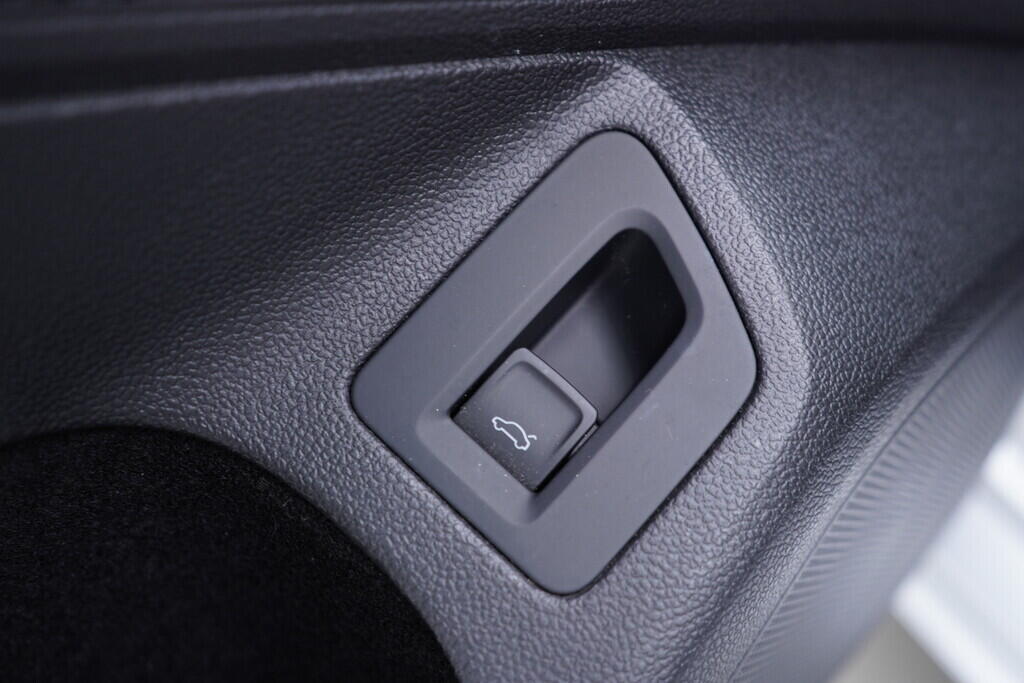 OV190V09361_21.webp_PASSAT VARIANT Business 2.0 TDI 110 kW automat, DPH