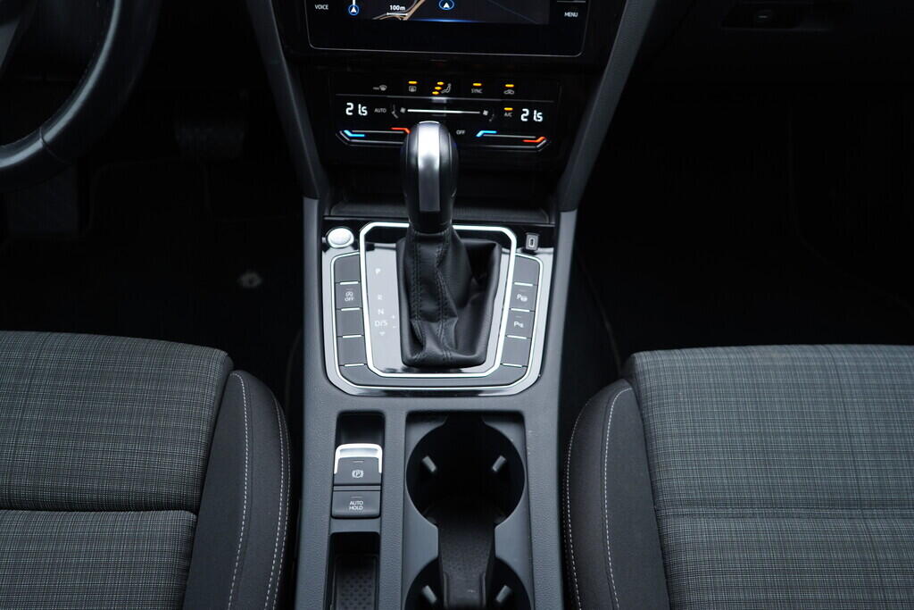 OV190V09361_35.webp_PASSAT VARIANT Business 2.0 TDI 110 kW automat, DPH