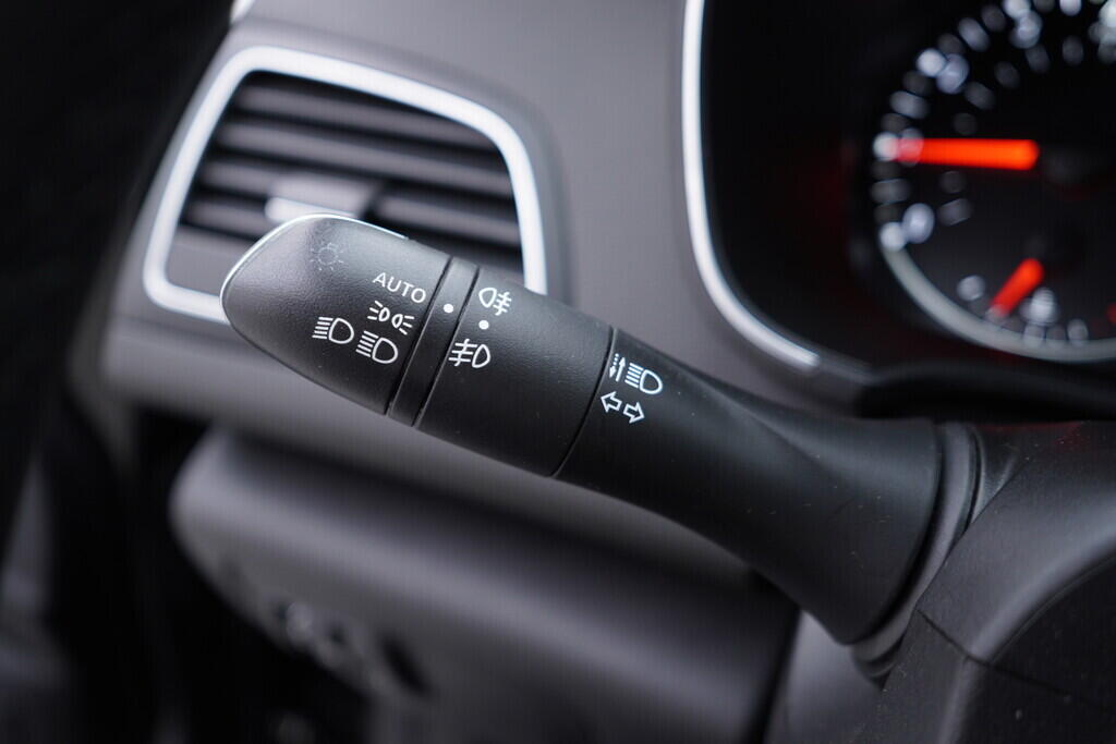 OV190V09362_23.webp_MÉGANE Edition 1.3 H5H E4 103 kW automat, DPH