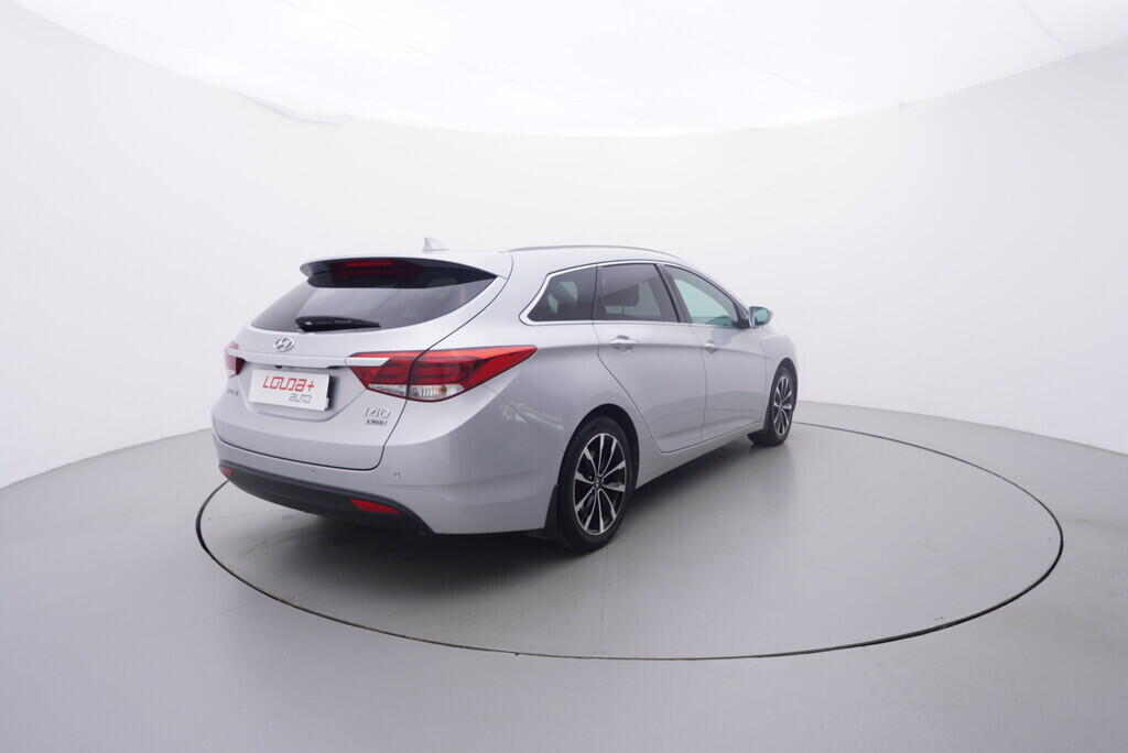 OV190V09365_10.webp_I40  1.7  100 kW manuál