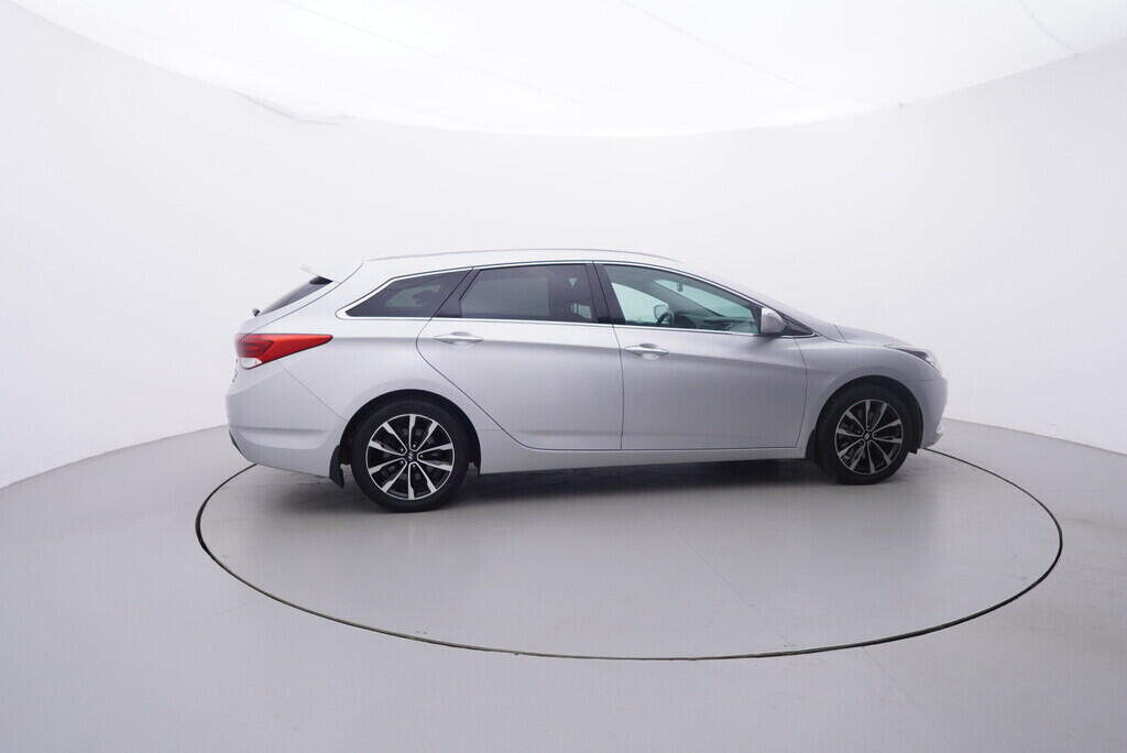 OV190V09365_11.webp_I40  1.7  100 kW manuál