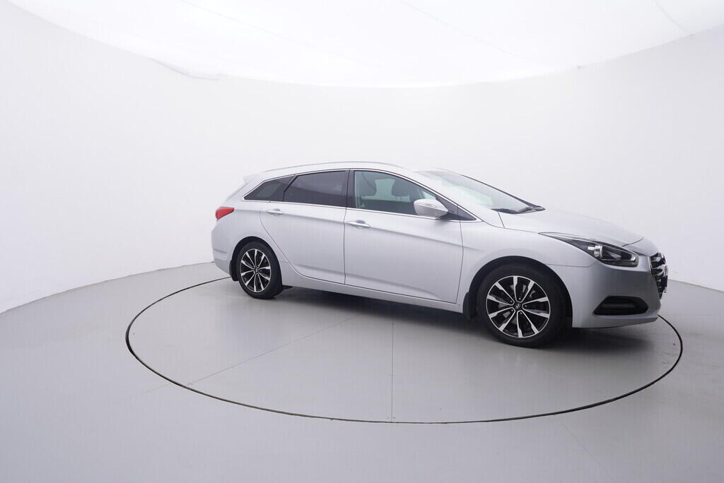 OV190V09365_12.webp_I40  1.7  100 kW manuál