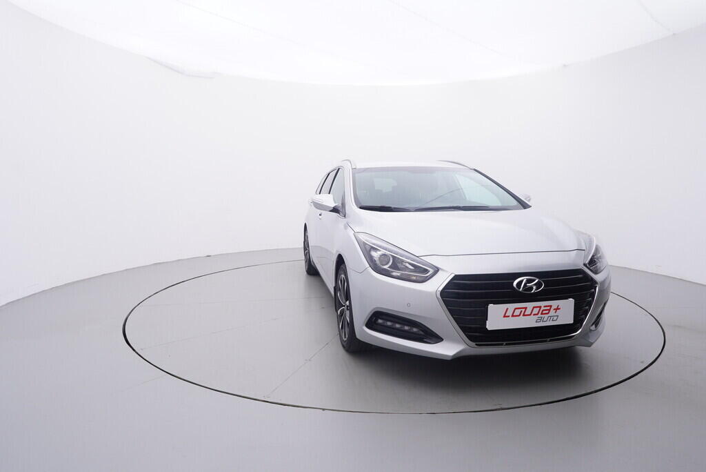 OV190V09365_13.webp_I40  1.7  100 kW manuál