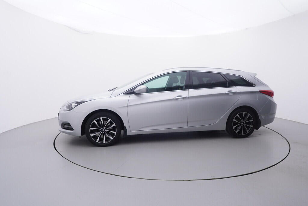 OV190V09365_15.webp_I40  1.7  100 kW manuál