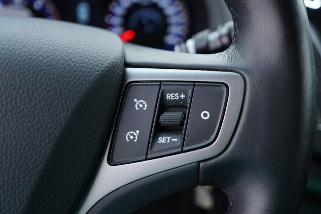 OV190V09365_27.webp_I40  1.7  100 kW manuál