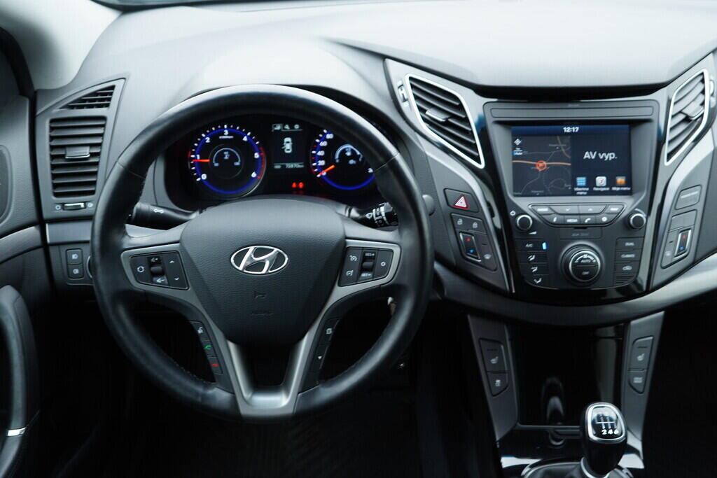 OV190V09365_28.webp_I40  1.7  100 kW manuál