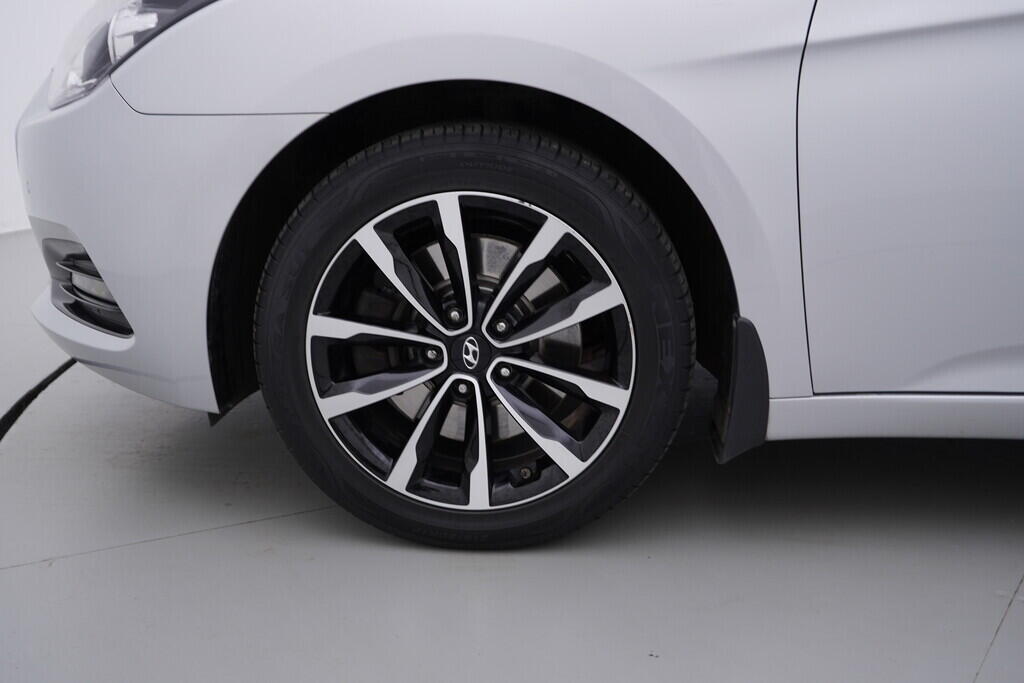 OV190V09365_41.webp_I40  1.7  100 kW manuál