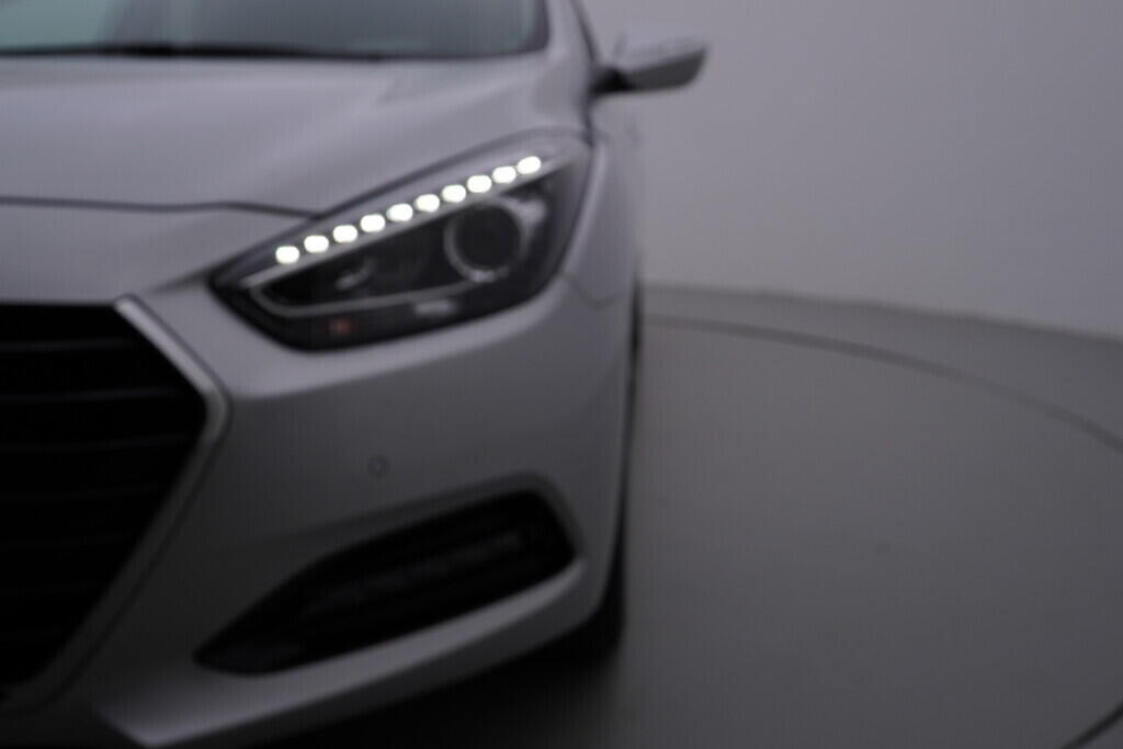 OV190V09365_43.webp_I40  1.7  100 kW manuál