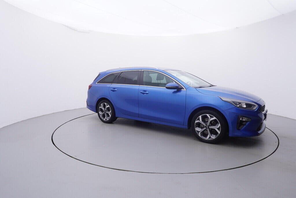 OV190V09367_16.webp_CEED Exclusive 1.4  103 kW manuál, DPH