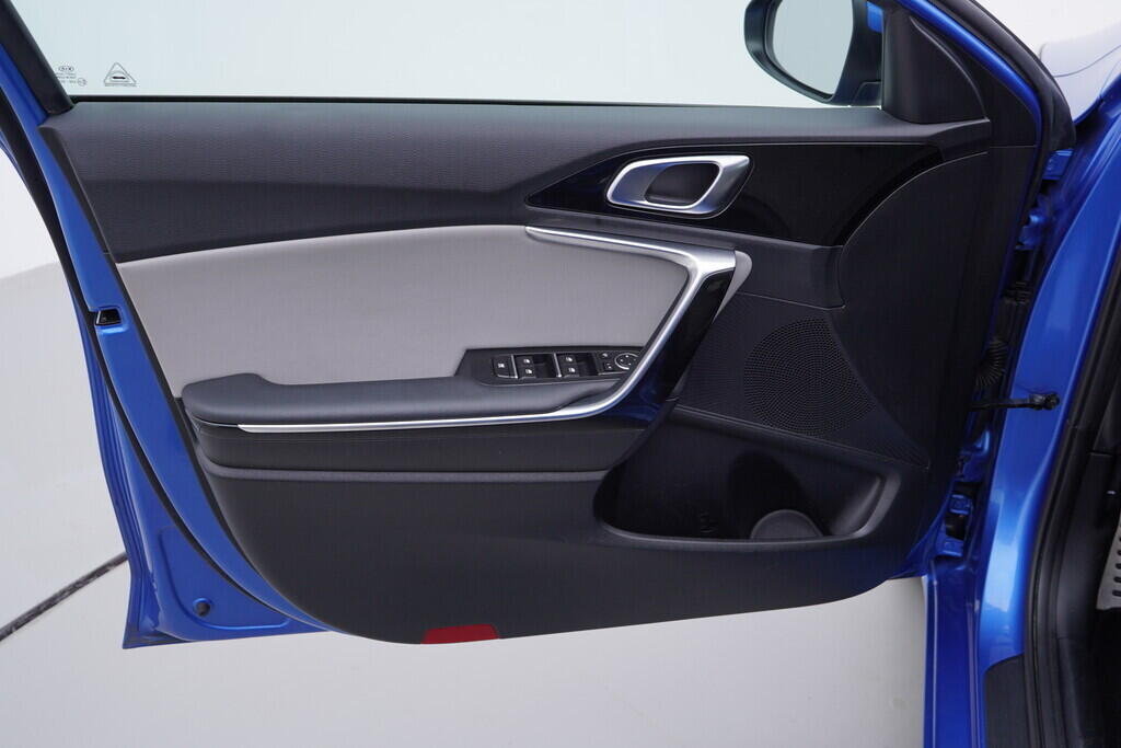 OV190V09367_19.webp_CEED Exclusive 1.4  103 kW manuál, DPH