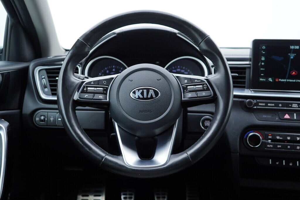 OV190V09367_29.webp_CEED Exclusive 1.4  103 kW manuál, DPH