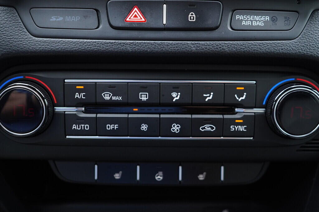 OV190V09367_36.webp_CEED Exclusive 1.4  103 kW manuál, DPH