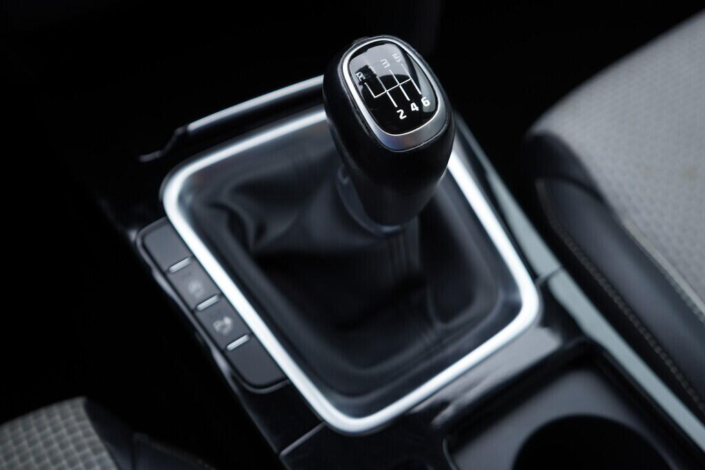 OV190V09367_39.webp_CEED Exclusive 1.4  103 kW manuál, DPH