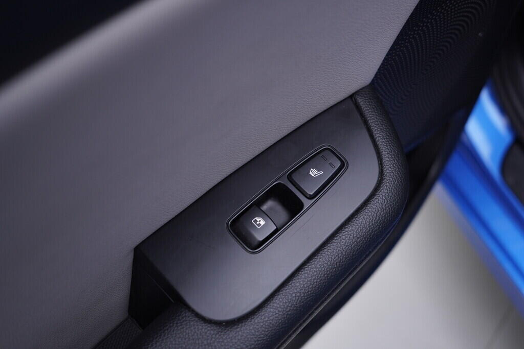 OV190V09367_42.webp_CEED Exclusive 1.4  103 kW manuál, DPH