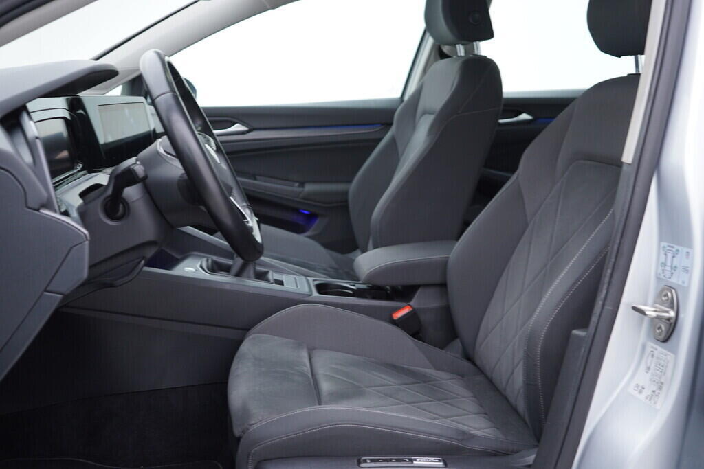 OV190V09369_23.webp_GOLF Style 1.5 TSI 110 kW manuál