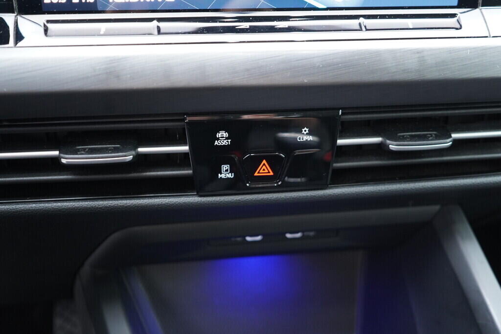 OV190V09369_33.webp_GOLF Style 1.5 TSI 110 kW manuál