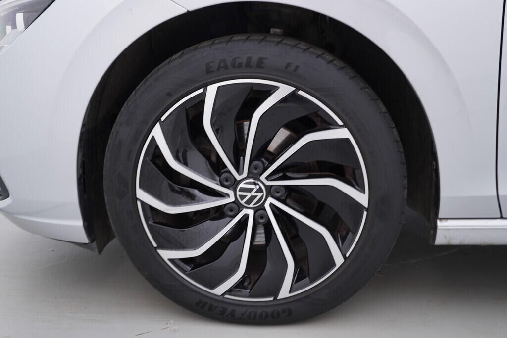 OV190V09369_41.webp_GOLF Style 1.5 TSI 110 kW manuál