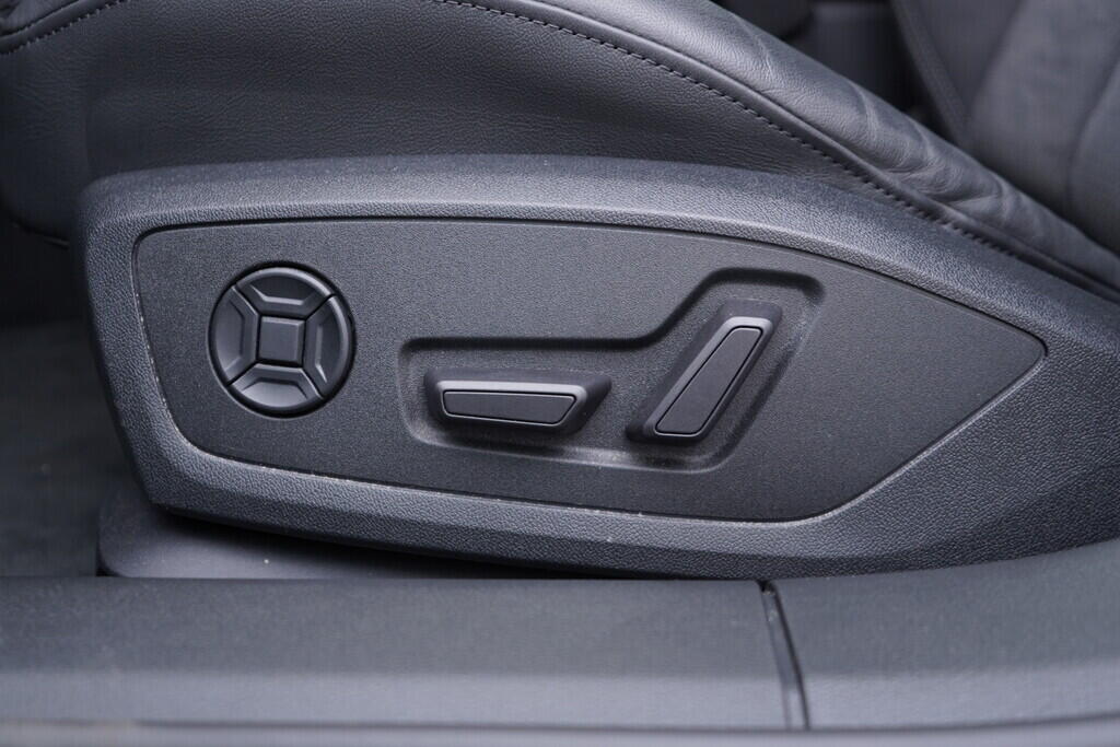 OV190V09374_24.webp_S6  3.0 TDI 253 kW automat, DPH