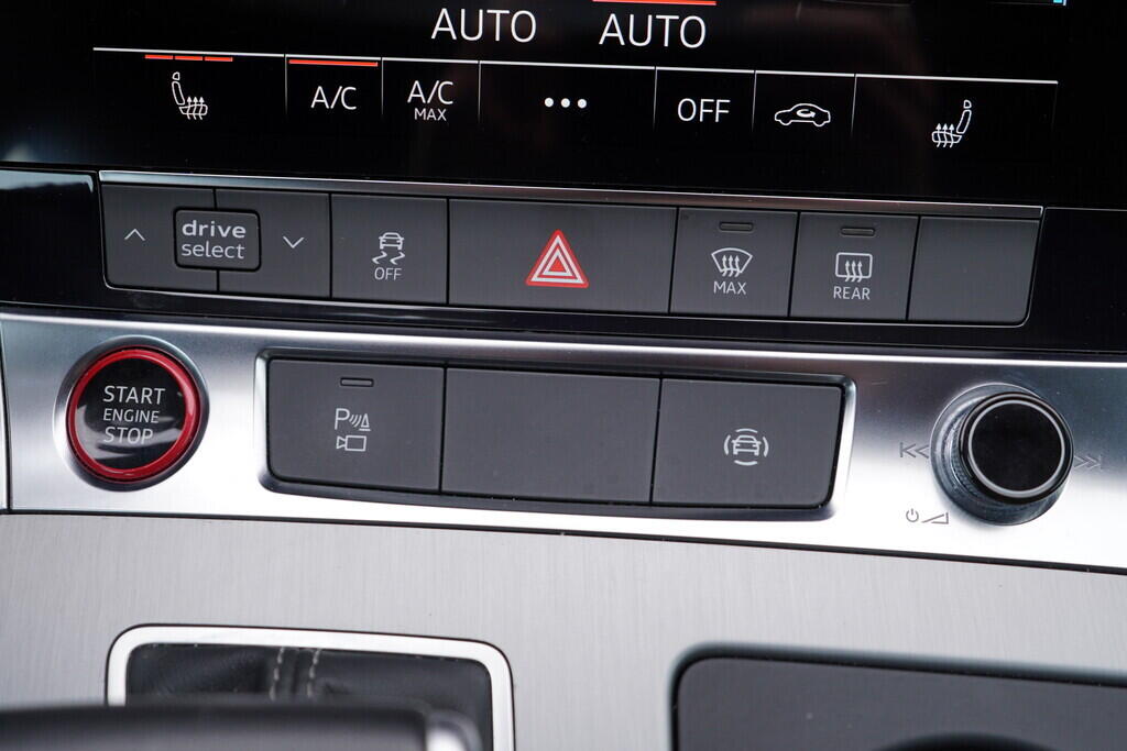 OV190V09374_38.webp_S6  3.0 TDI 253 kW automat, DPH