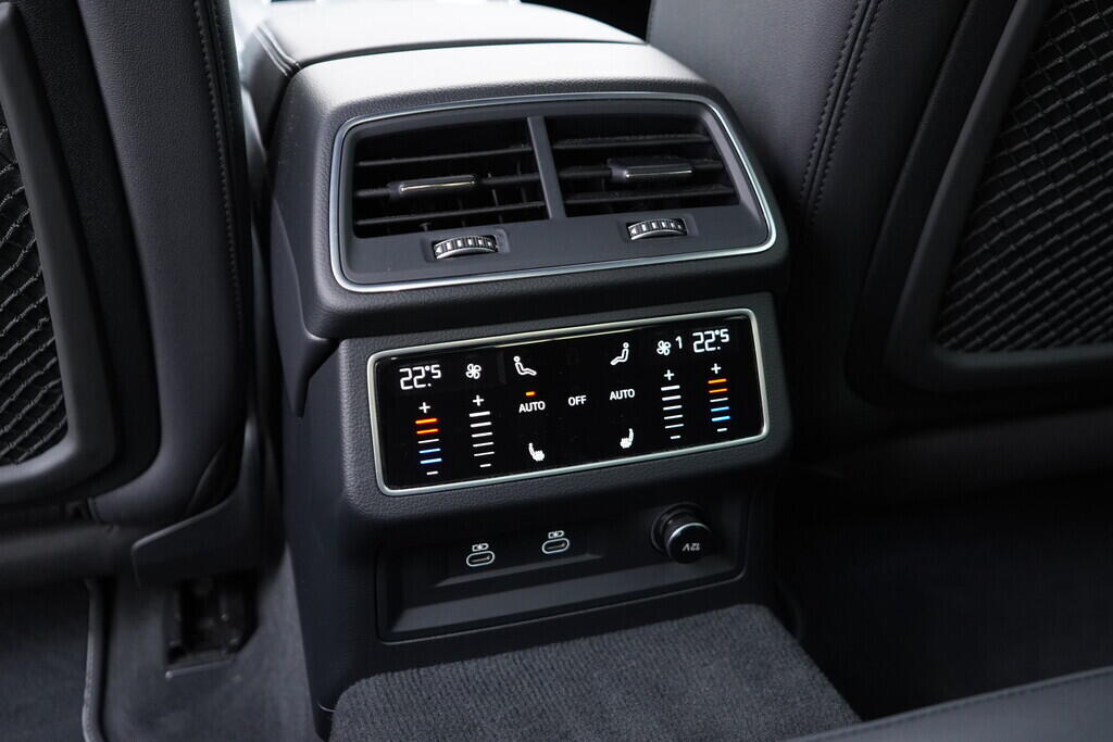 OV190V09374_41.webp_S6  3.0 TDI 253 kW automat, DPH