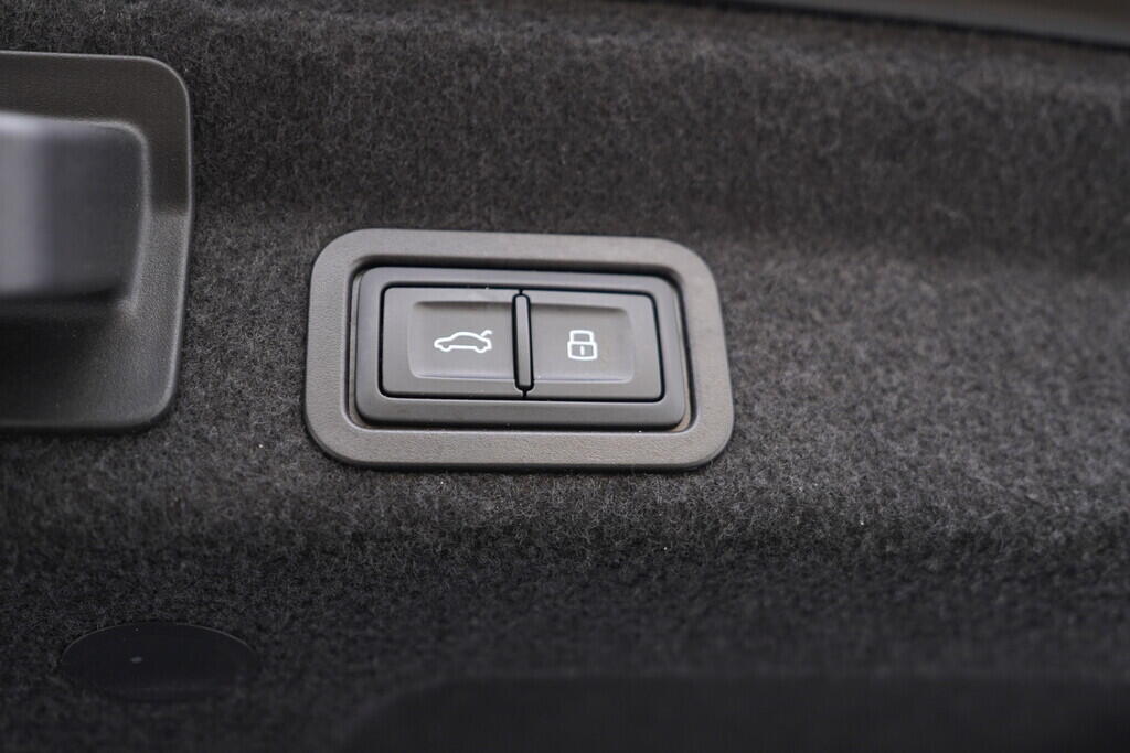 OV190V09374_43.webp_S6  3.0 TDI 253 kW automat, DPH