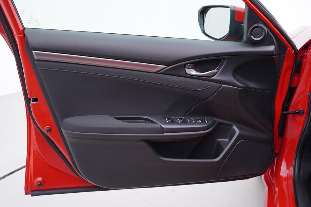 OV190V09378_19.webp_CIVIC Comfort 1.0 VTEC Turbo 95 kW manuál