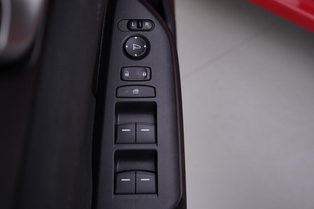 OV190V09378_20.webp_CIVIC Comfort 1.0 VTEC Turbo 95 kW manuál