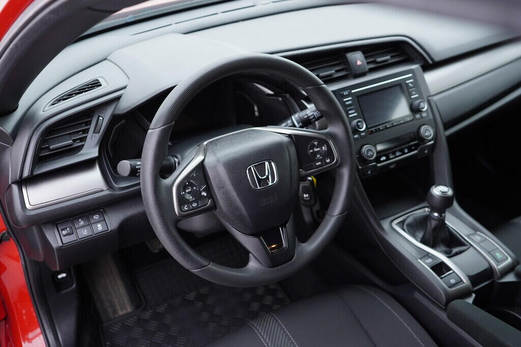 OV190V09378_21.webp_CIVIC Comfort 1.0 VTEC Turbo 95 kW manuál