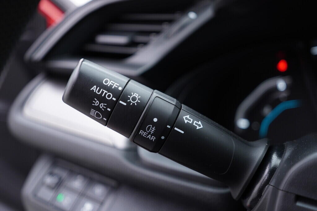 OV190V09378_23.webp_CIVIC Comfort 1.0 VTEC Turbo 95 kW manuál