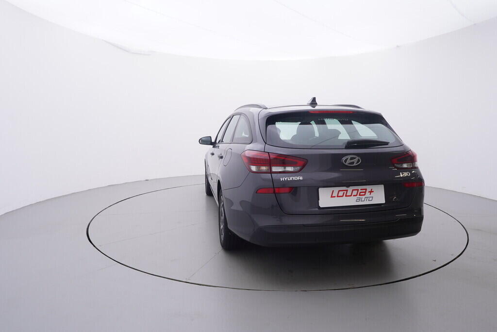 OV190V09382_13.webp_I30 Comfort 1.0  74 kW manuál, DPH