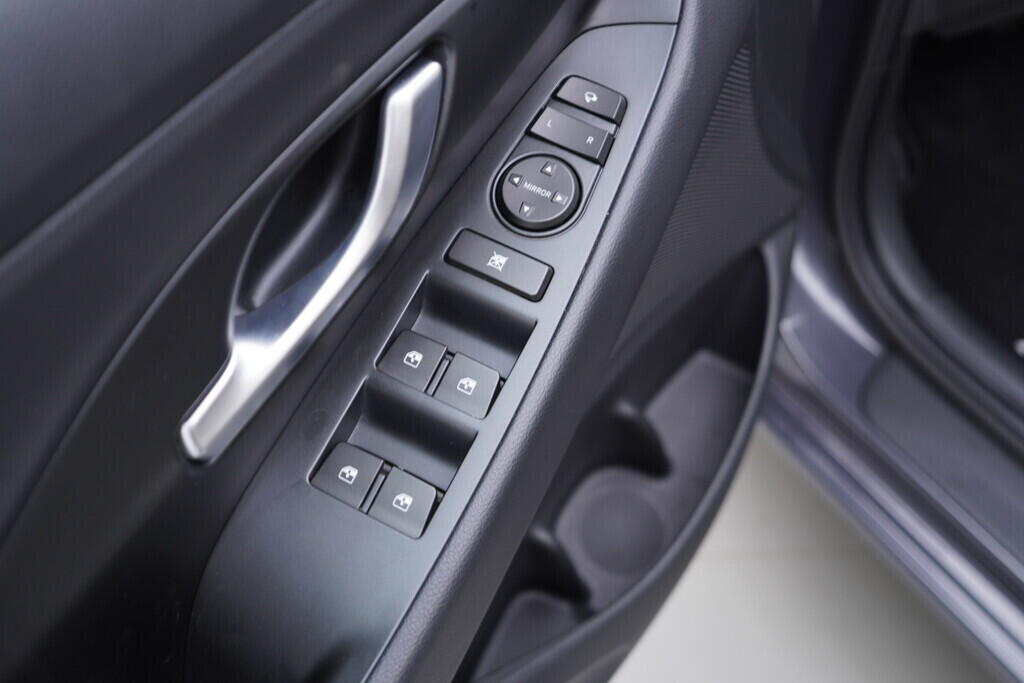 OV190V09382_20.webp_I30 Comfort 1.0  74 kW manuál, DPH