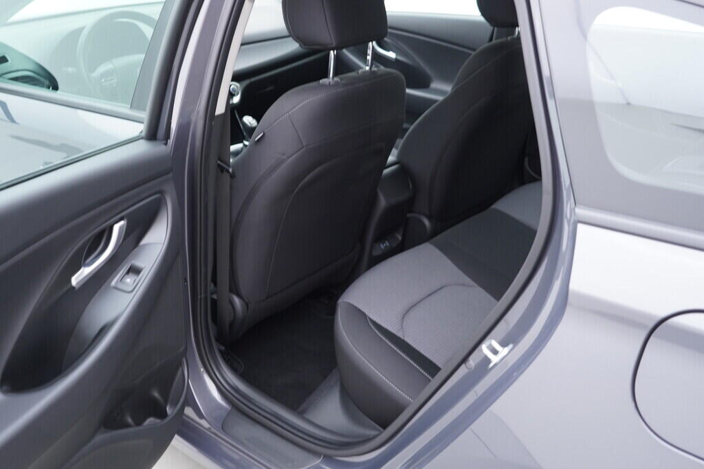 OV190V09382_35.webp_I30 Comfort 1.0  74 kW manuál, DPH