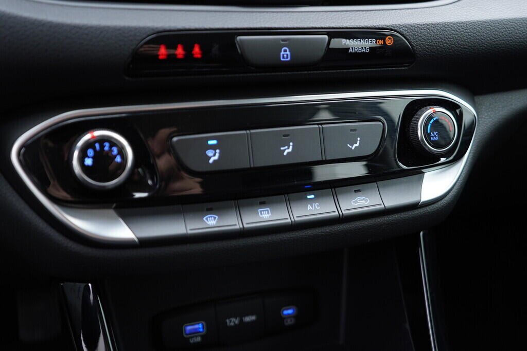 OV190V09383_32.webp_I30 Smart 1.0  74 kW manuál, DPH