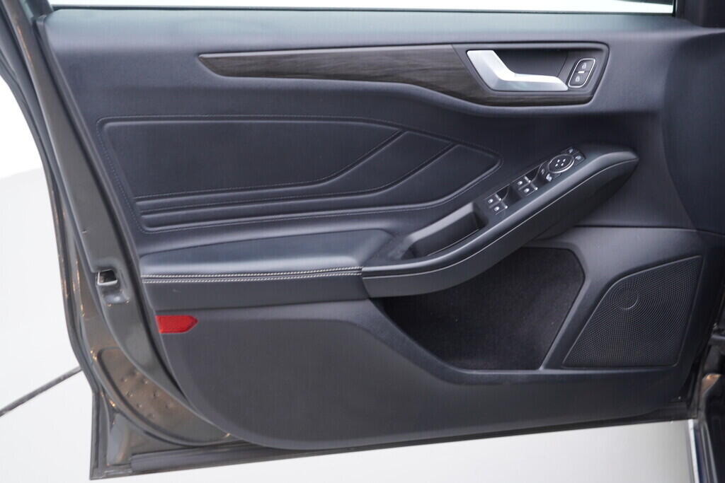 OV190V09384_19.webp_FOCUS Vignale 1.0  92 kW manuál