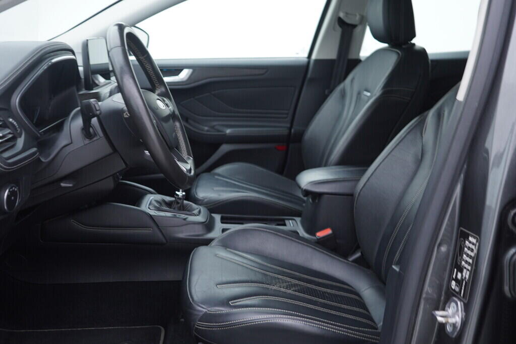 OV190V09384_23.webp_FOCUS Vignale 1.0  92 kW manuál