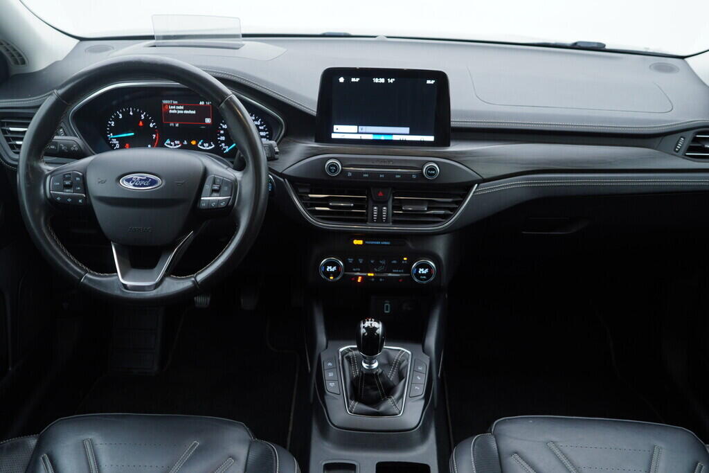 OV190V09384_26.webp_FOCUS Vignale 1.0  92 kW manuál