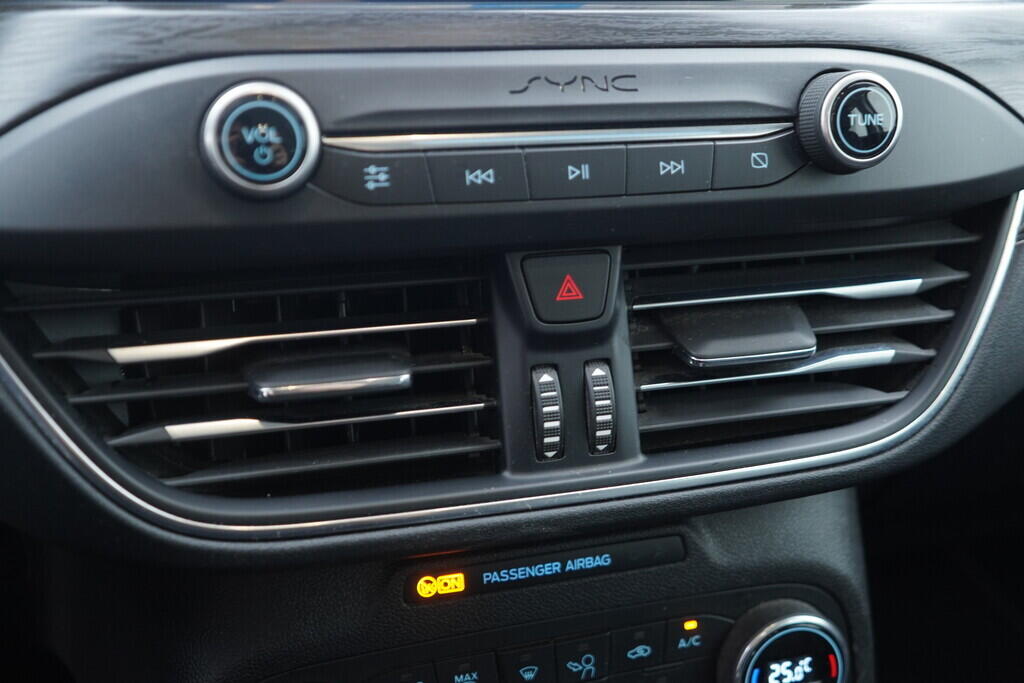 OV190V09384_31.webp_FOCUS Vignale 1.0  92 kW manuál