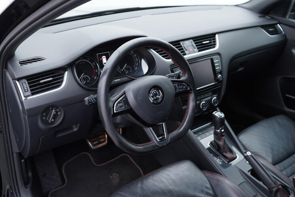 OV190V09388_22.webp_OCTAVIA RS 2.0 TSI 162 kW automat, DPH