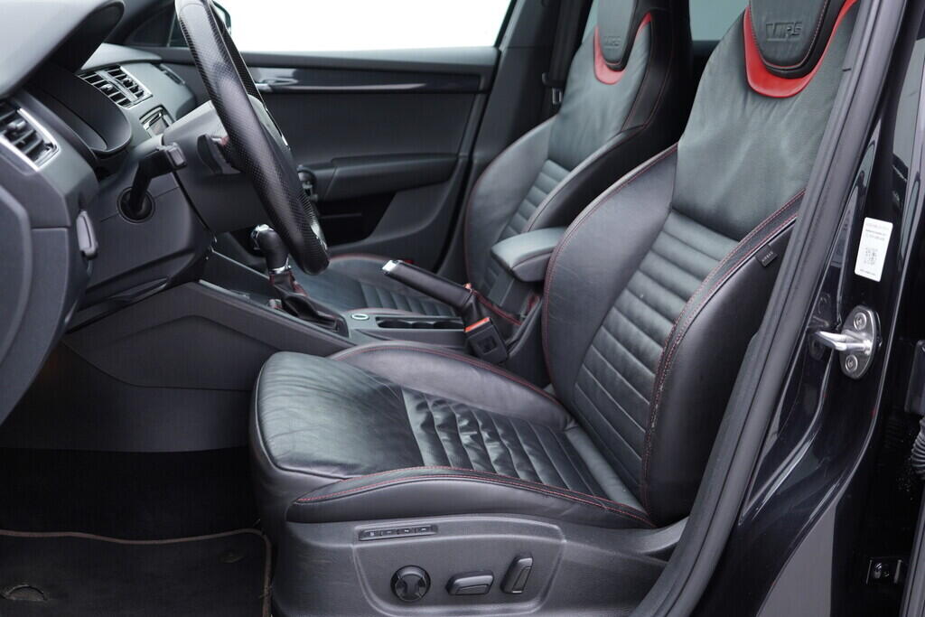 OV190V09388_23.webp_OCTAVIA RS 2.0 TSI 162 kW automat, DPH