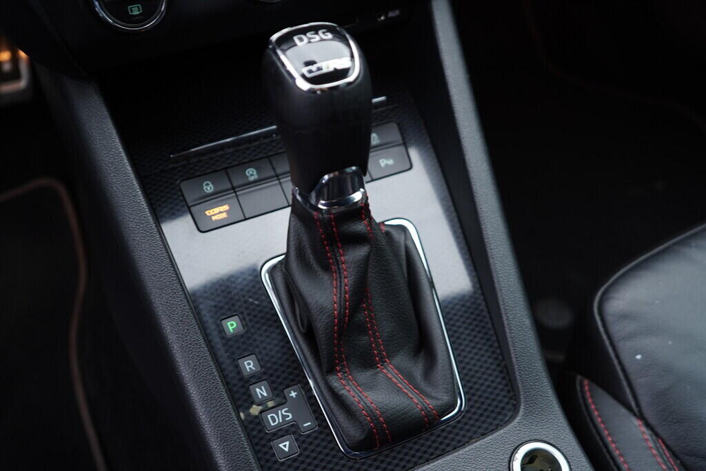 OV190V09388_34.webp_OCTAVIA RS 2.0 TSI 162 kW automat, DPH