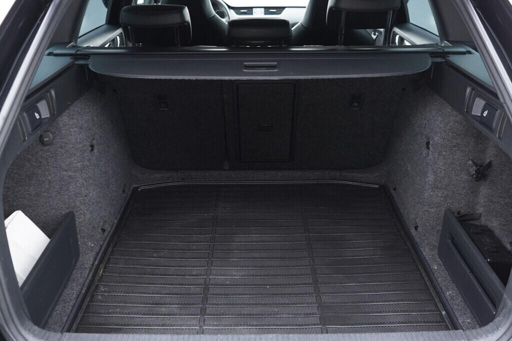 OV190V09388_39.webp_OCTAVIA RS 2.0 TSI 162 kW automat, DPH