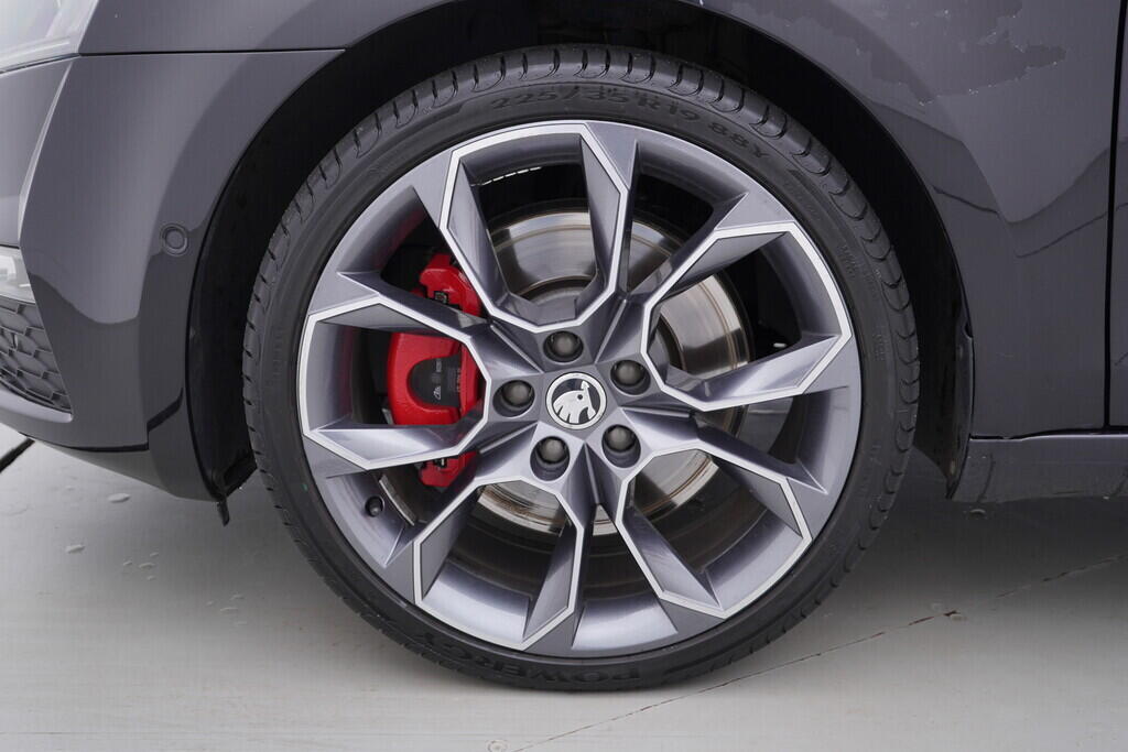 OV190V09388_43.webp_OCTAVIA RS 2.0 TSI 162 kW automat, DPH