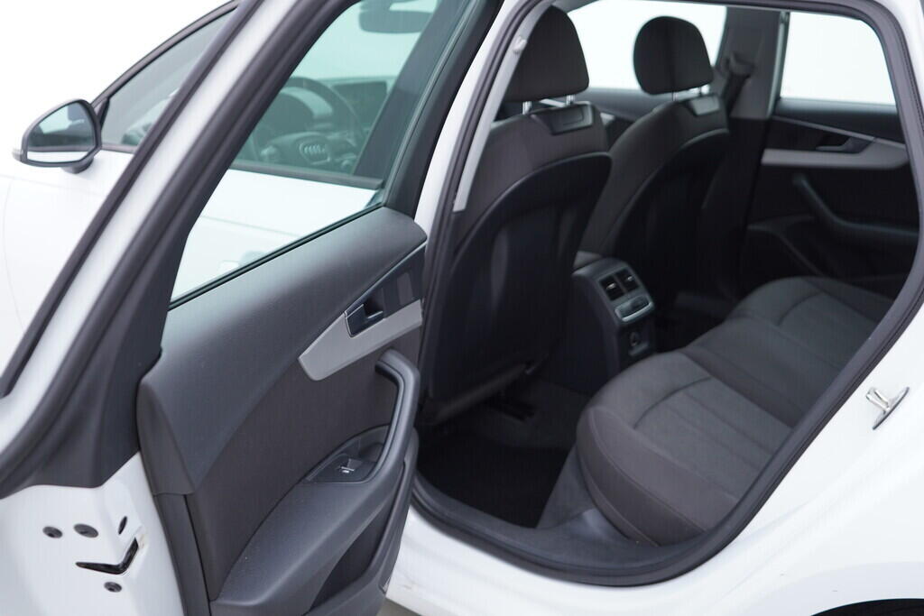 OV190V09389_34.webp_A4 AVANT Ultra 2.0 TDI 110 kW automat