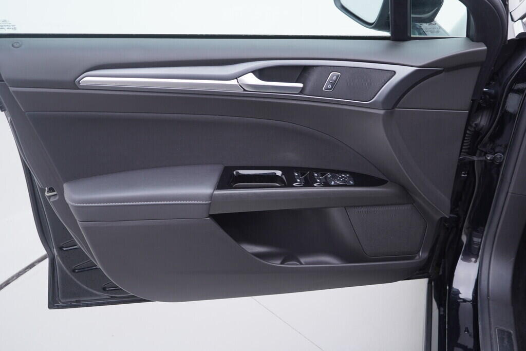 OV190V09390_19.webp_MONDEO Titanium 2.0  110 kW manuál