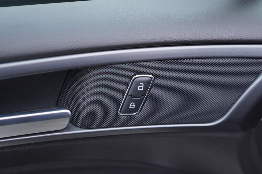 OV190V09390_21.webp_MONDEO Titanium 2.0  110 kW manuál