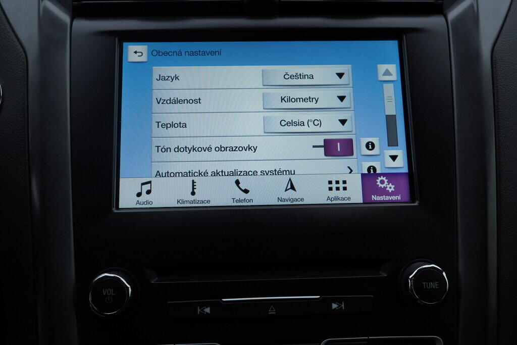 OV190V09390_32.webp_MONDEO Titanium 2.0  110 kW manuál