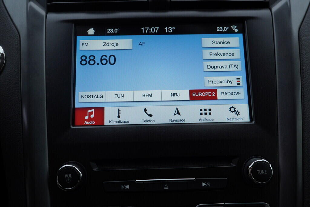 OV190V09390_33.webp_MONDEO Titanium 2.0  110 kW manuál